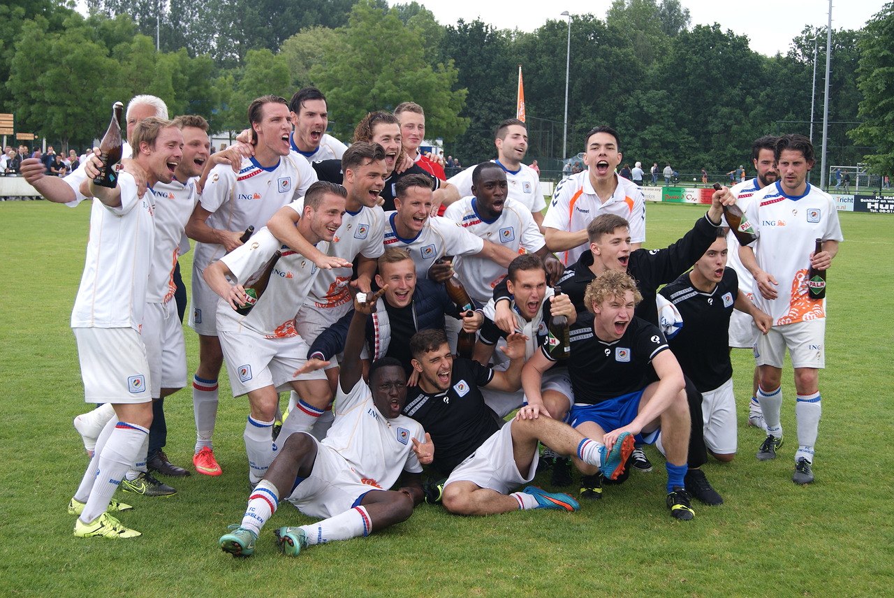 Nieuw hoofdveld (kunstgras) voor FC Breukelen - RTV Stichtse Vecht